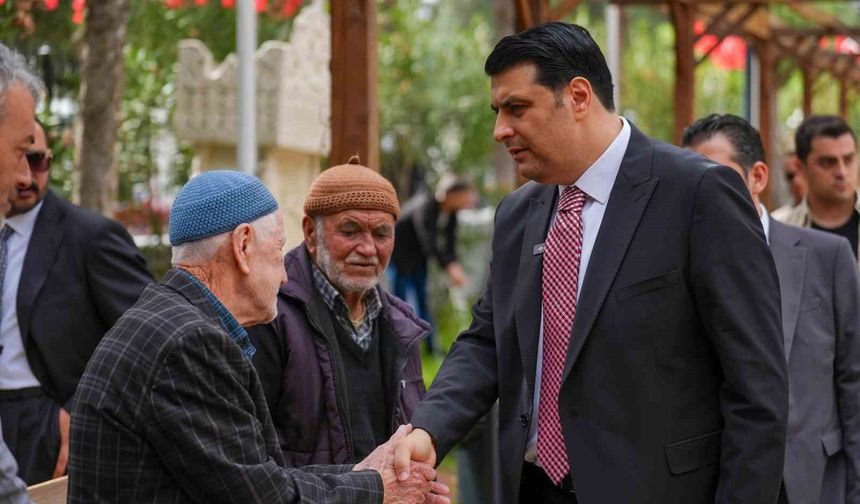 Başkan Yılmaz’dan şehit aileleri ve yaşlılara bayram ziyareti