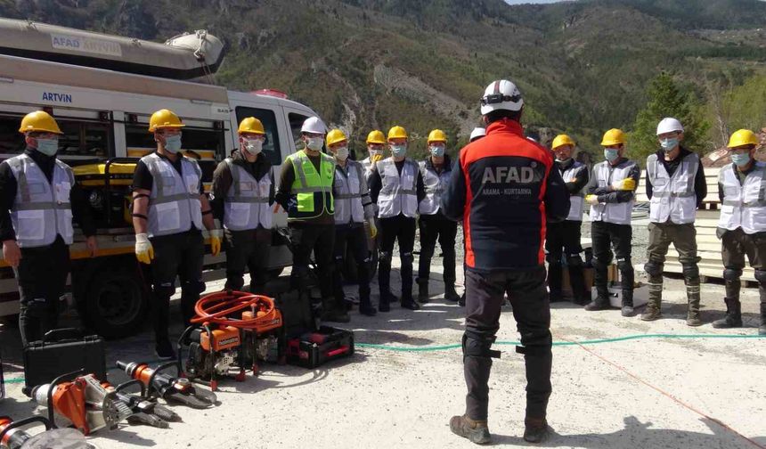 Orman Bölge Müdürlüğü personeline arama kurtarma eğitimi verildi