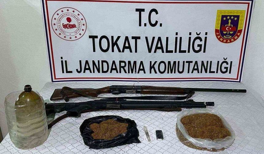Tokat'ta jandarma ekiplerinden uyarıcı madde operasyonu