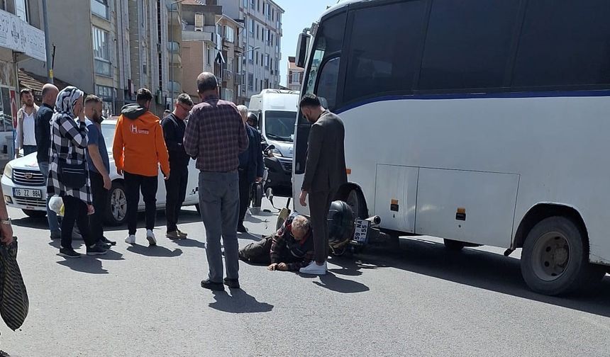 Muratlı’da motosiklet ile minibüs çarpıştı