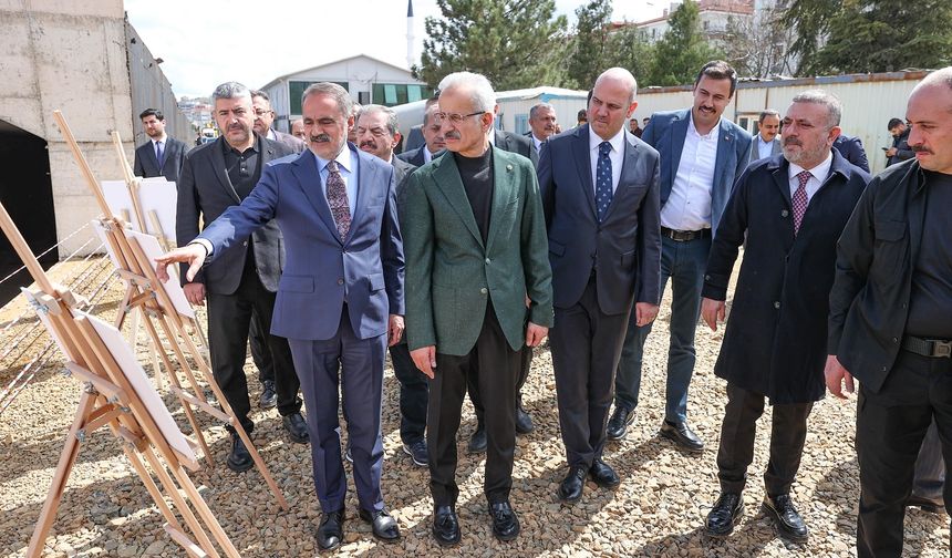 Ulaştırma Bakanı Uraloğlu: Yenikent hızlı ve konforlu ulaşıma kavuşacak