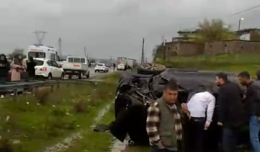 Takla atan otomobilde 5 kişi yaralandı