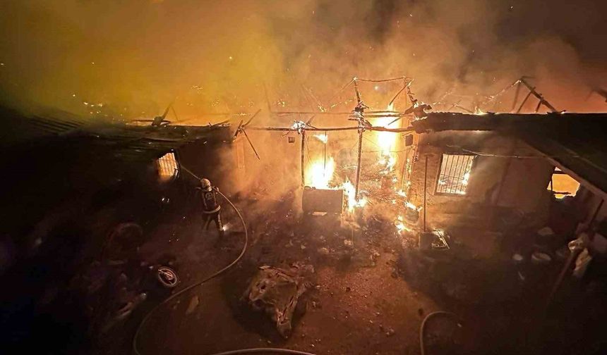 Depo olarak kullanılan müstakil evde yangın