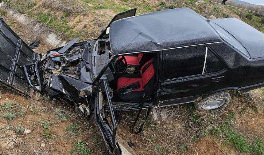 Tavşanlı'da Tofaş otomobili su kanalına uçtu: 1 yaralı