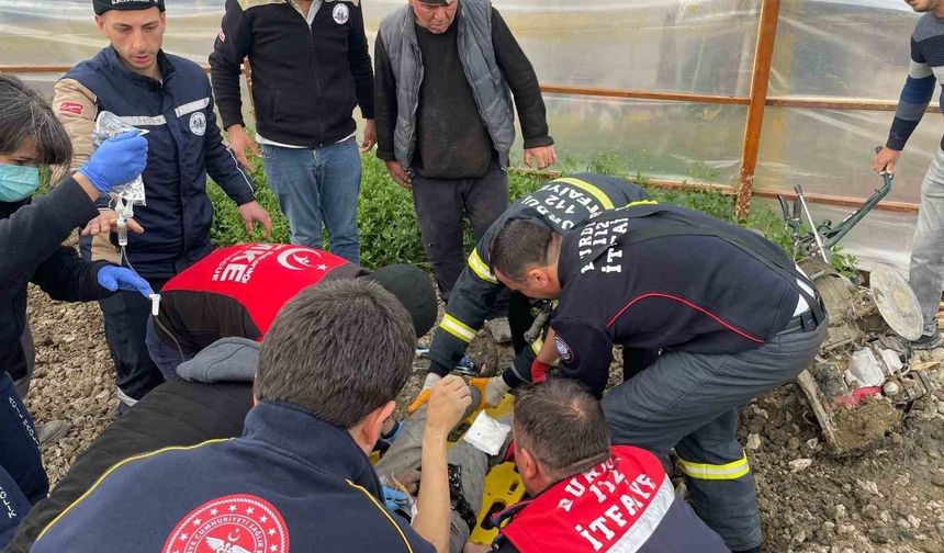 Burdur'da çapa makinesine sıkışan vatandaş kurtarıldı