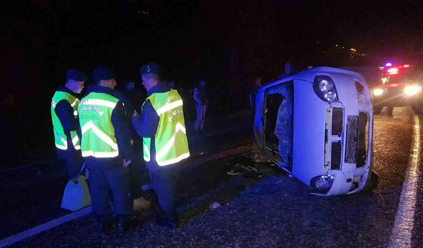 Karabük’te devrilen otomobil 30 metre sürüklendi: 3’ü çocuk 5 yaralı