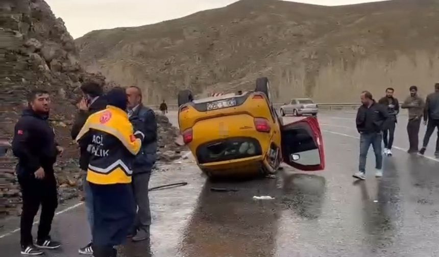 Ticari taksi takla attı: 2 yaralı