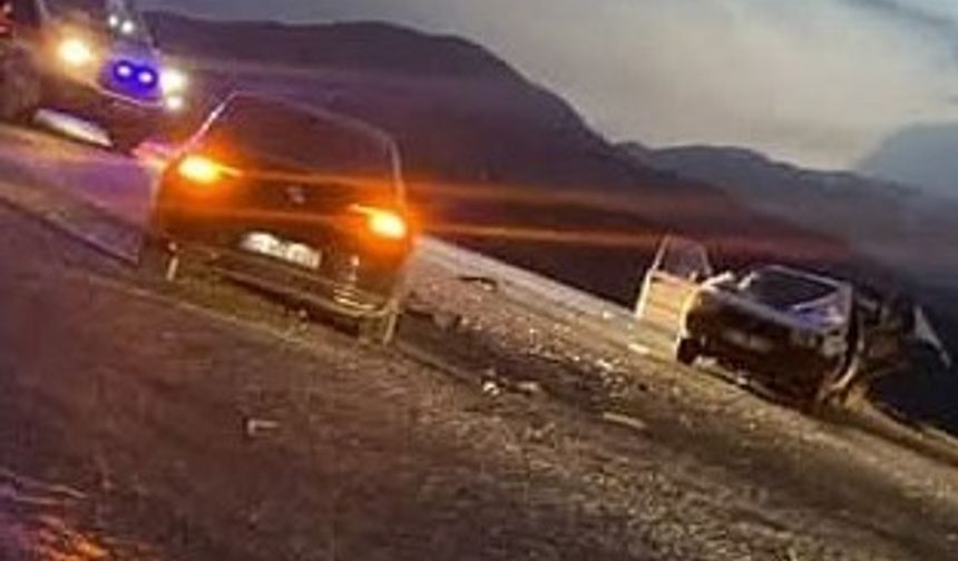 İki otomobilin çarpıştığı kazada 1 kişi yaşamını yitirdi