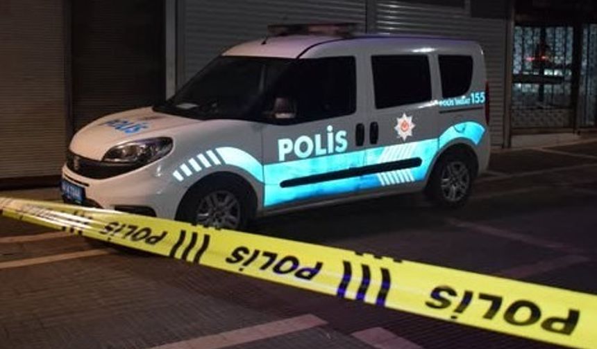 İş yerini kundaklarken çıkan yangında kendini yaktı