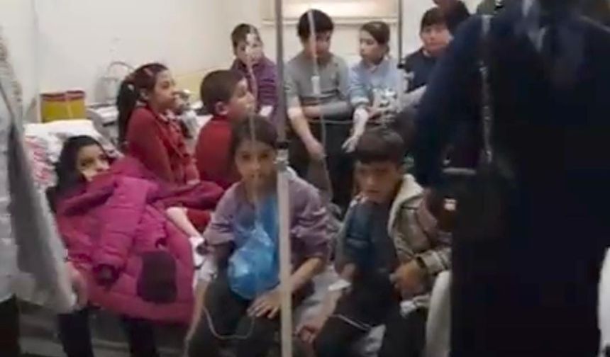 90 öğrenci zehirlenme şüphesiyle hastaneye kaldırıldı