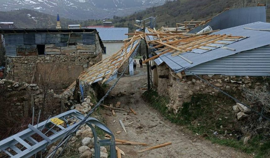 Erzincan’da fırtına etkili oldu