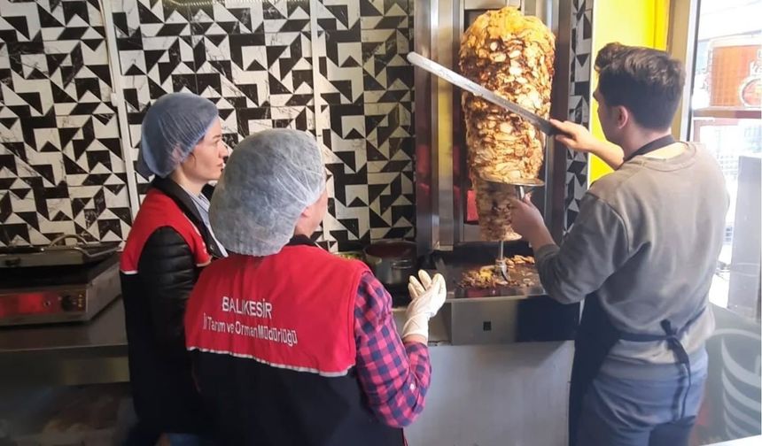 Balıkesir'de döner satış noktaları denetlendi
