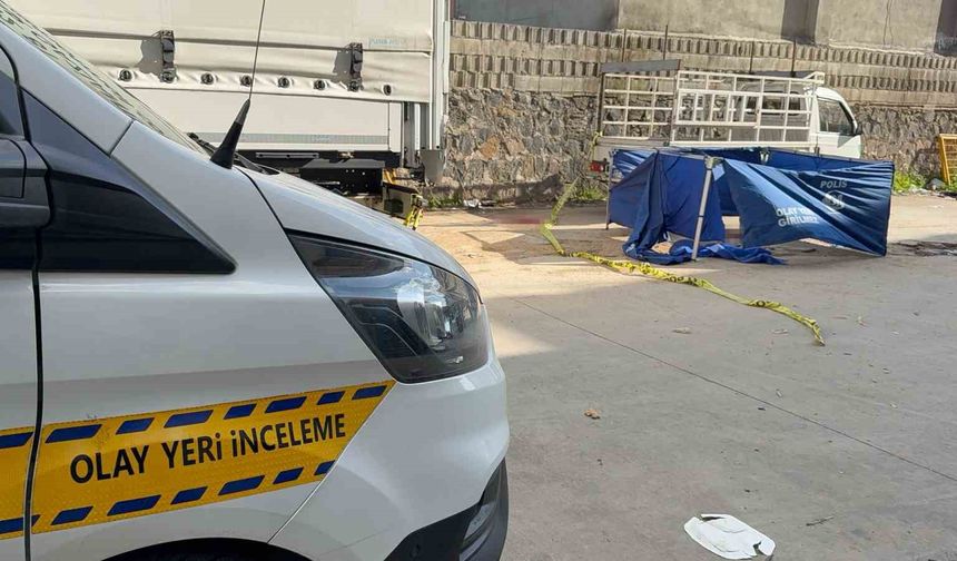Tırın altında kalan çocuk hayatını kaybetti