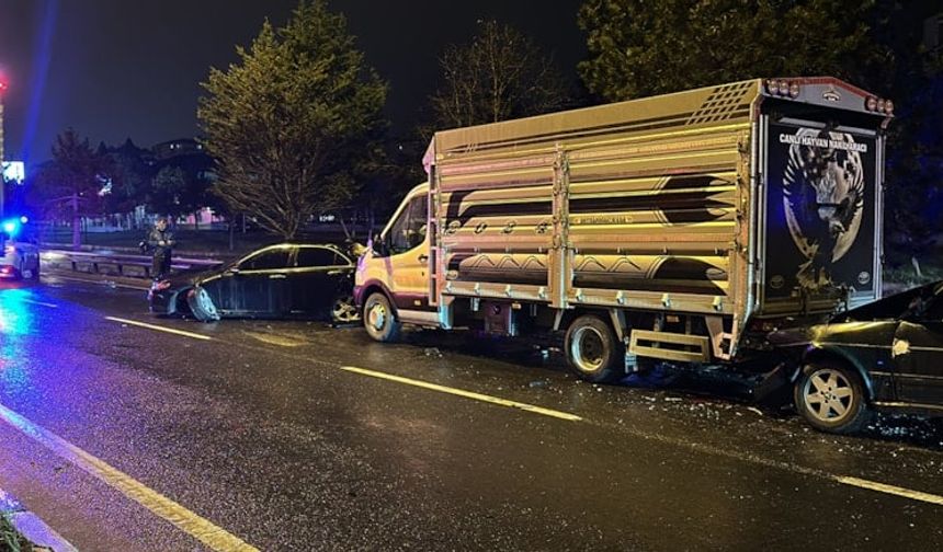 Zincirleme trafik kazasında 5 kişi yaralandı