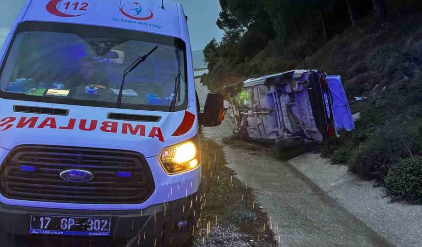 Çanakkale’de bir otomobil yan yattı