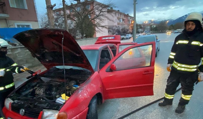 Erzincan’da araç yangını meydana geldi
