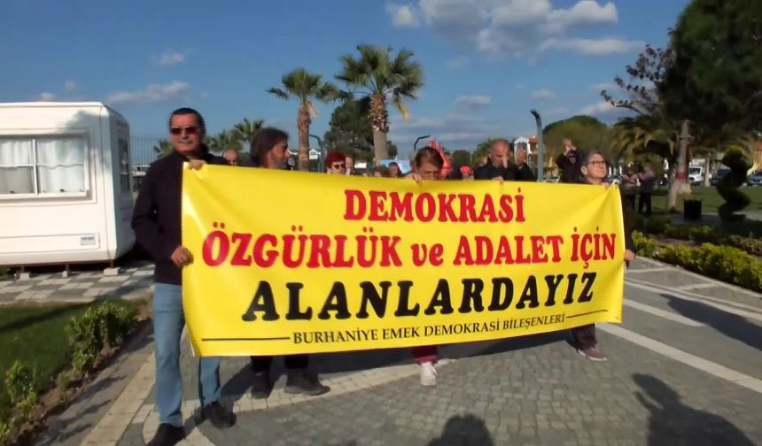 Burhaniye'de, tutuklu gençler için özgürlük eylemi gerçekleştirildi