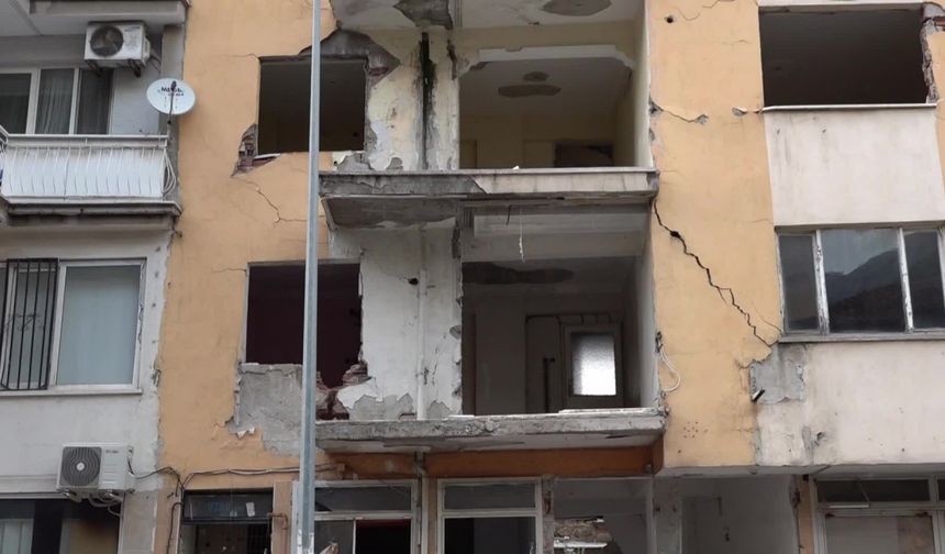 Manisa'da riskli bina için güvenlik önlemleri artırıldı