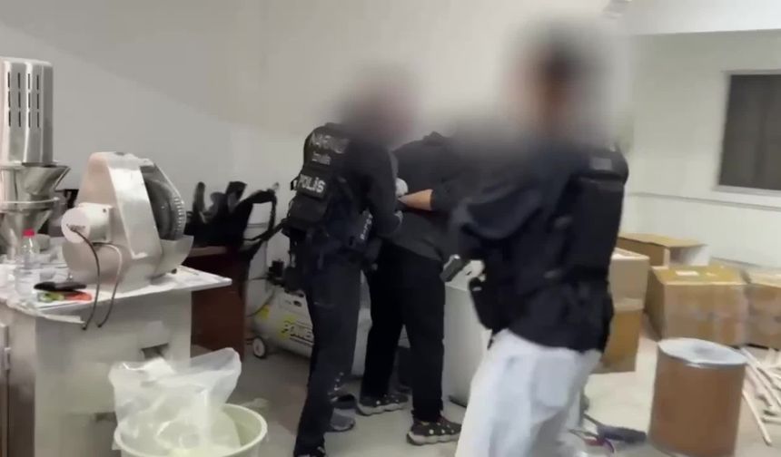 Narkotik operasyonunda 122 bin 700 sentetik ecza ele geçirildi