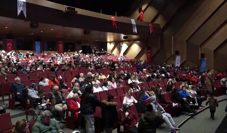 Roman Gençlik Orkestrası ilk konserini verdi