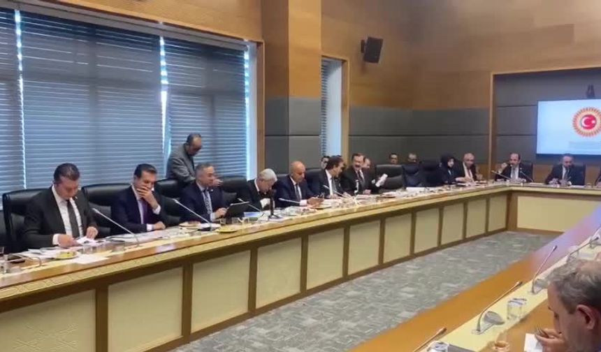 TBMM KİT Komisyonu... CHP'li Akbulut: Senir Suyu Projesinin onaylanması için kredi talebinin onaylanmasını bekliyoruz