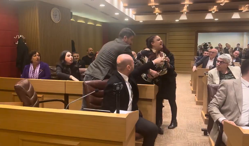Başkan Bahadır'dan meclis üyesine sert sözler
