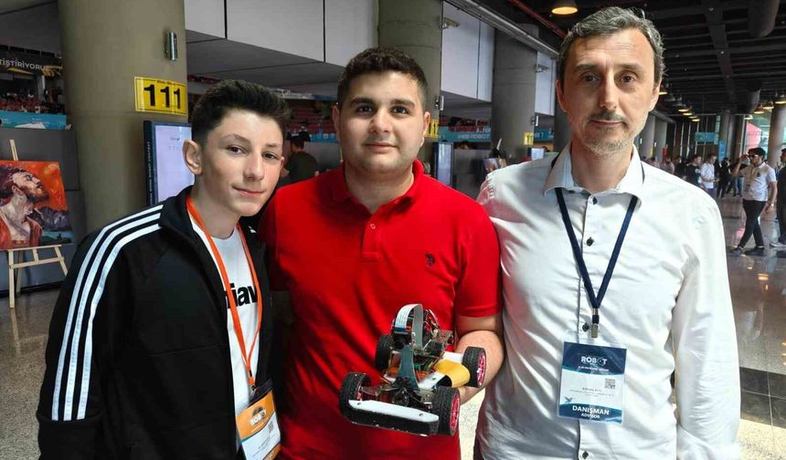 TOGG’dan İlham alan öğrencİlerden otonom araç başarısı