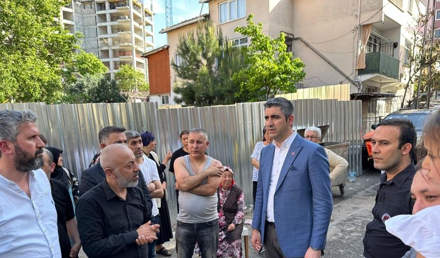 Kartal Belediye Başkanı Yüksel'den yangından etkilenen aileye destek ziyareti