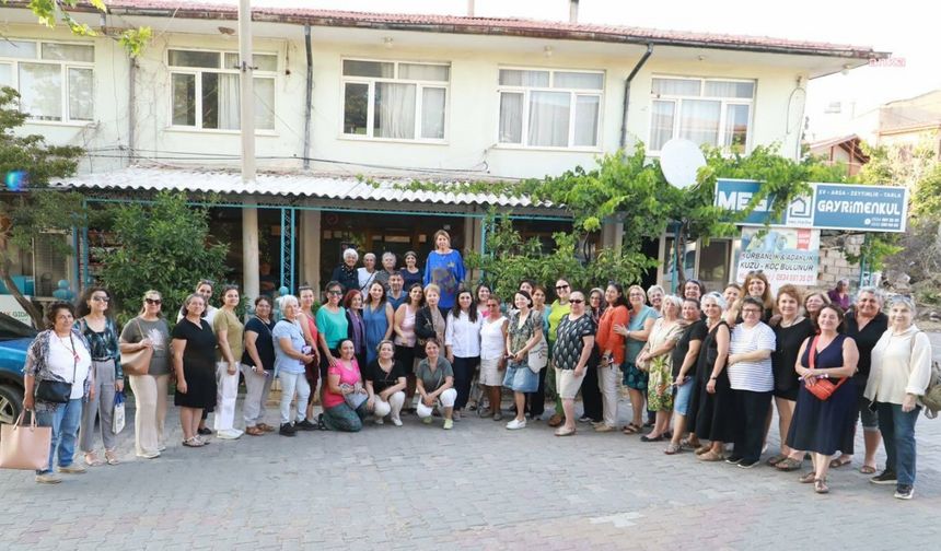 Burhaniye Kent Konseyi'nin "Kadınlar Buluşması" Pelitköy'de devam etti
