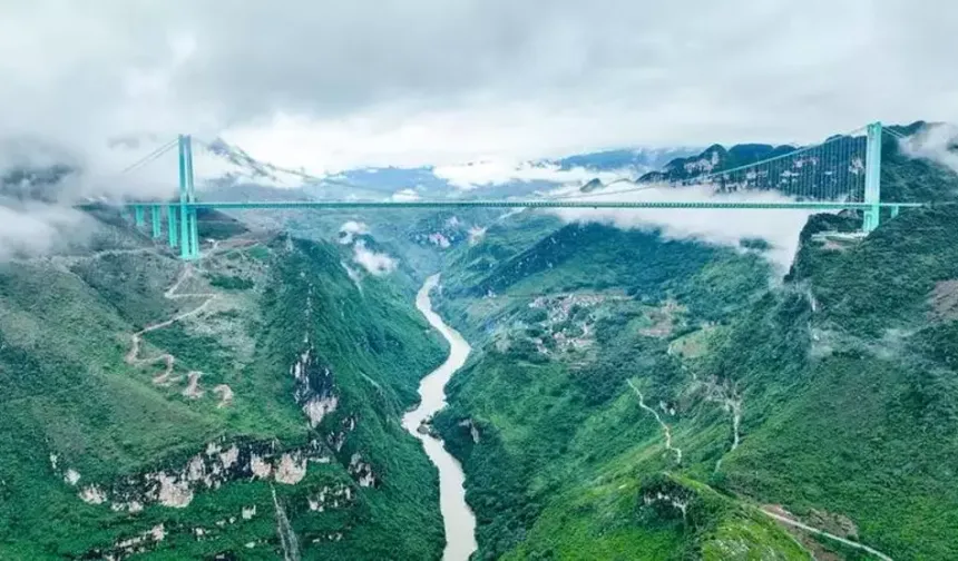 Golden Gate’in 9 Katı: Çin Dünyanın En Büyük Köprüsünü Açtı