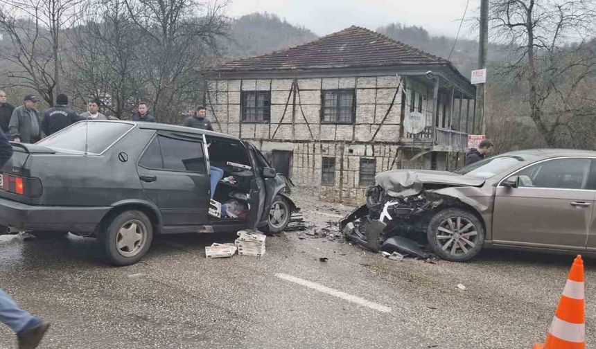 Ordu’da iki otomobil çarpıştı: 1 yaralı