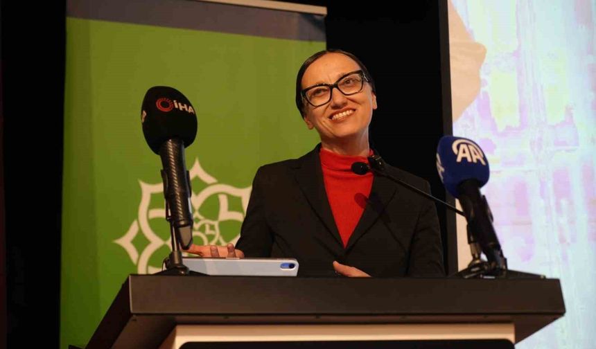 Külliye'de ödül alan bilim kadını Prof. Dr. Özcan: 'Bu ödülün kariyerimde çok önemli bir yeri var'