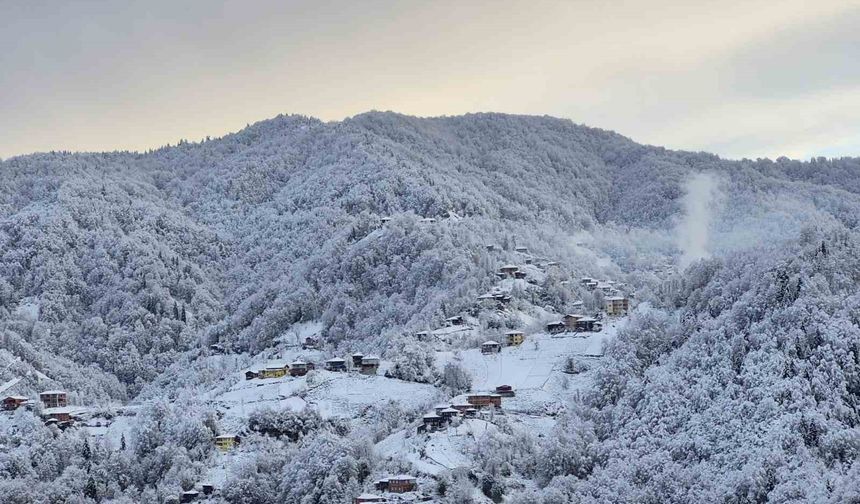 Rize'nin yüksek kesimlerinde kar kalınlığı 1 metreyi aştı