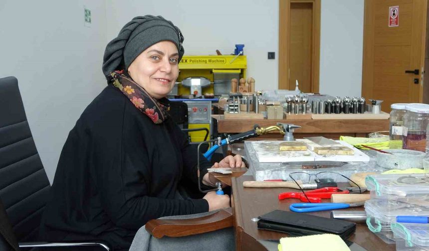 40 yaşından sonra takı tasarımcısı oldu