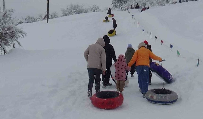 Abant Gölü Milli Parkı'nın yamaçları kayak merkezi oldu