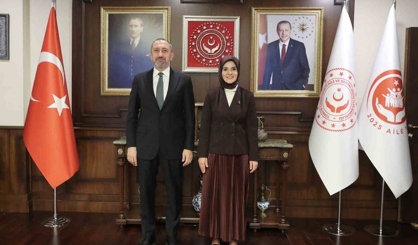 Bakan Göktaş, Cumhurbaşkanlığı Siber Güvenlik Başkanı Önal ile bir araya geldi