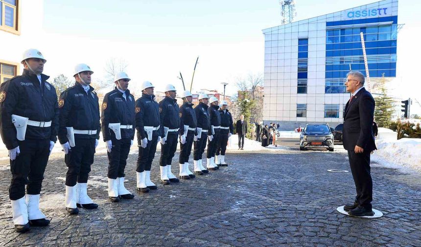 Bingöl Valisi Çelik görevine başladı