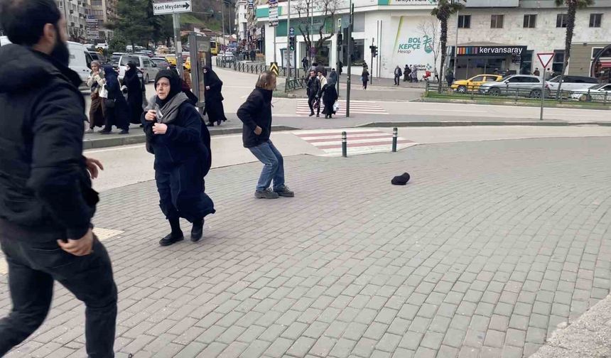 Bursa'da kuvvetli rüzgâr etkisini artırdı