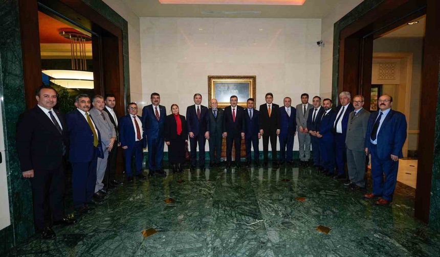 Cumhurbaşkanı Yardımcısı Yılmaz: 'Avrupa'dan gelen Ezidi toplumu temsilcilerini Cumhurbaşkanlığı Külliyesi'nde misafir ettik'