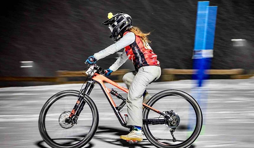 Denizlili sporcu Snow Bike Türkiye Şampiyonası'na damga vurdu