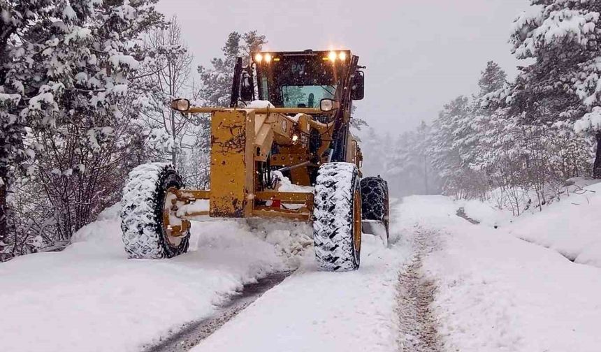 Giresun'da 152 köy yolunu ulaşıma açma çalışmaları sürüyor
