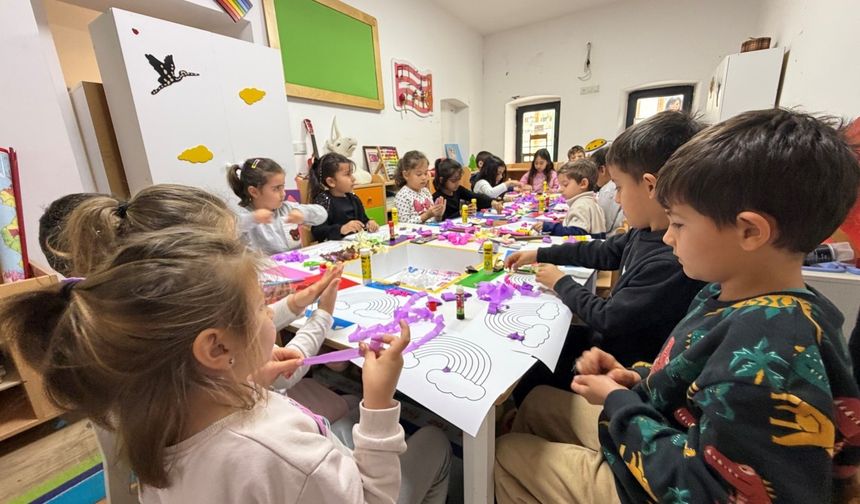 Gökkuşağı Sanat Atölyesi yoğun ilgi gördü