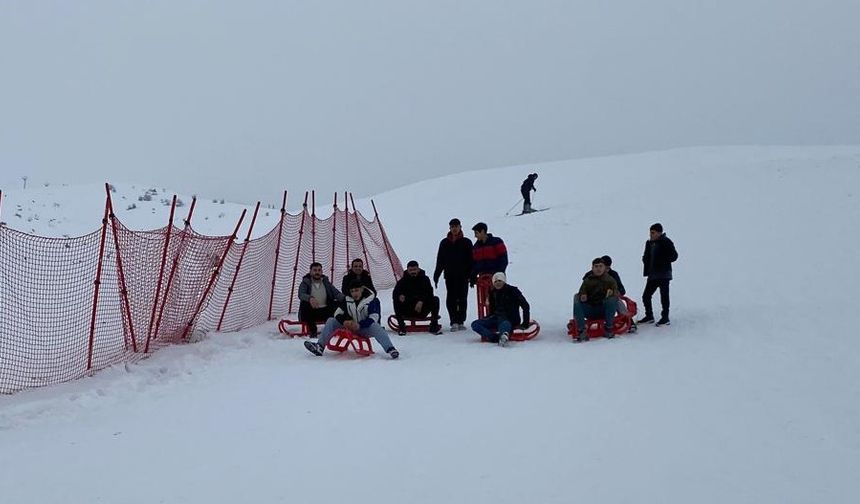Muş Çocuk Evleri Sitesi'nden çocuklara yarıyıl tatilinde kayak keyfi