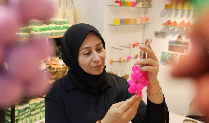 Mutfağında 3 çeşitle başladı, 100 çeşitle dükkan açtı