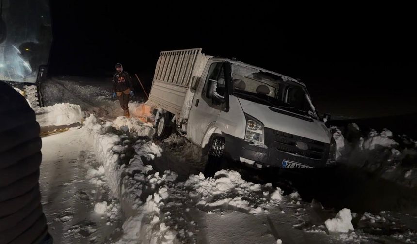 Patnos'ta kar ve tipi hayatı olumsuz etkiliyor