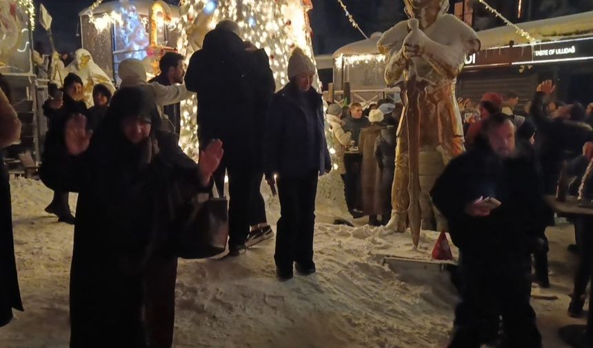 Uludağ'da yılbaşı kutlamasına damga vuran görüntü