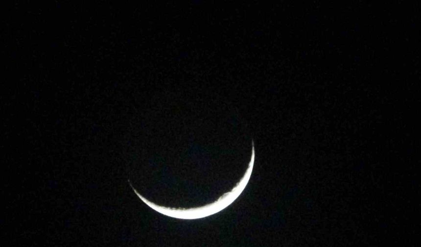 Van'da 2026'nın ilk hilal ay görsel şölen sundu