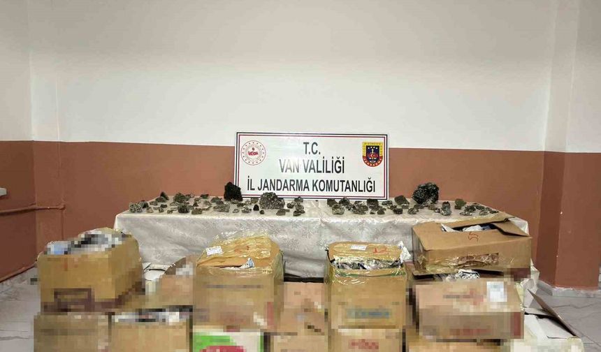 Van'da bin 410 adet epidotlu kuvars taşı ele geçirildi