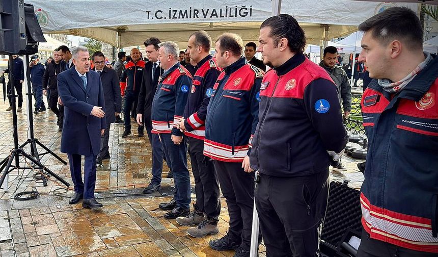 30 Ekim ve 6 Şubat'ın sessiz tanıkları İzmir'de sergilendi