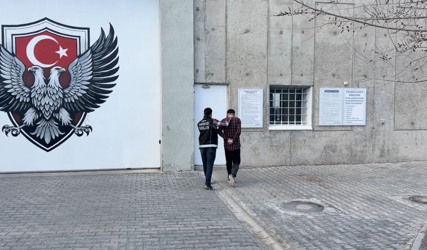 20 yıl 8 ay hapis cezası bulunan şahıs İran sınırında yakalandı